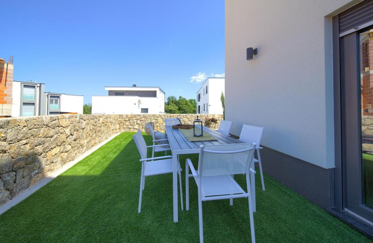 Sol Apartment *
